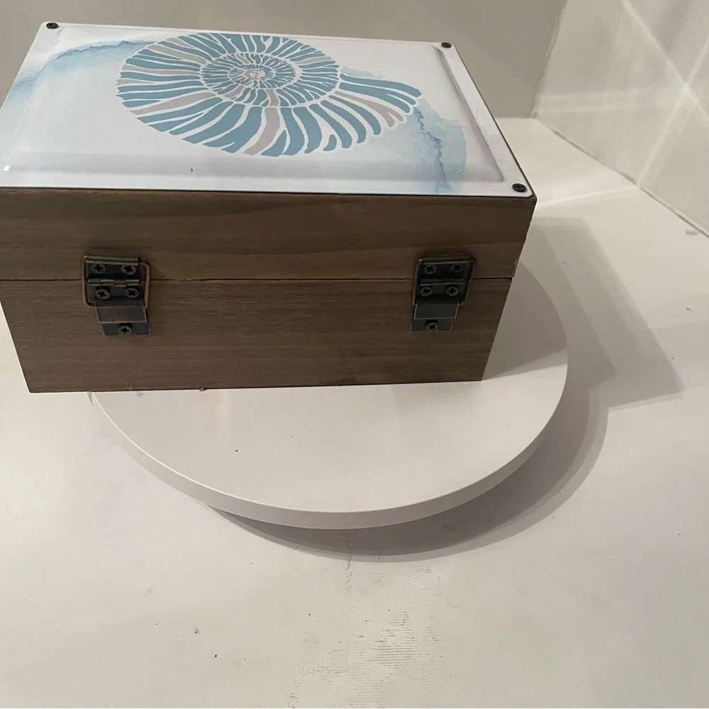 Seashell Wooden Keepsake Box NWOT
